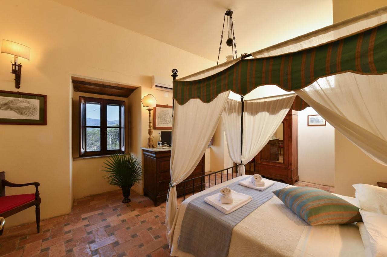 Castello Costaguti Hotel Roccalvecce Kültér fotó