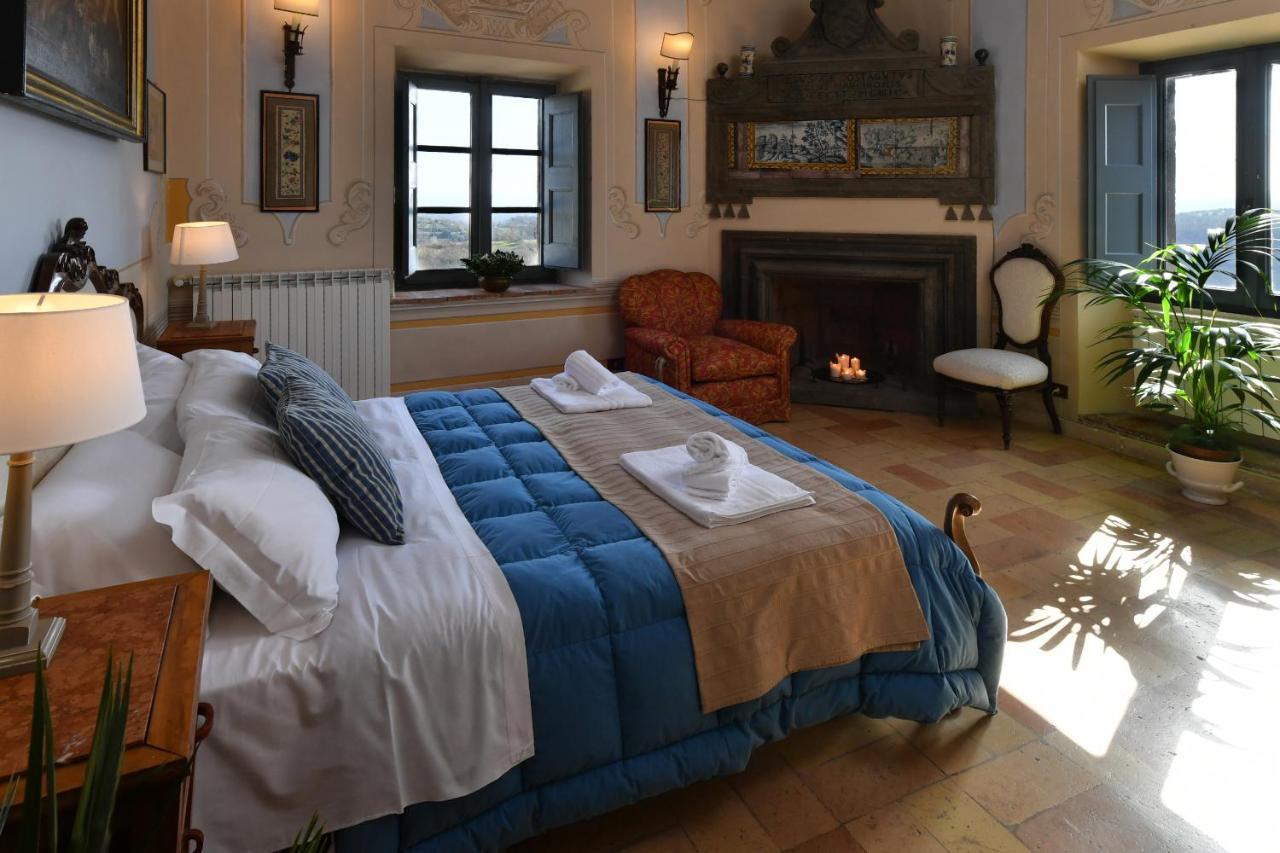 Castello Costaguti Hotel Roccalvecce Kültér fotó