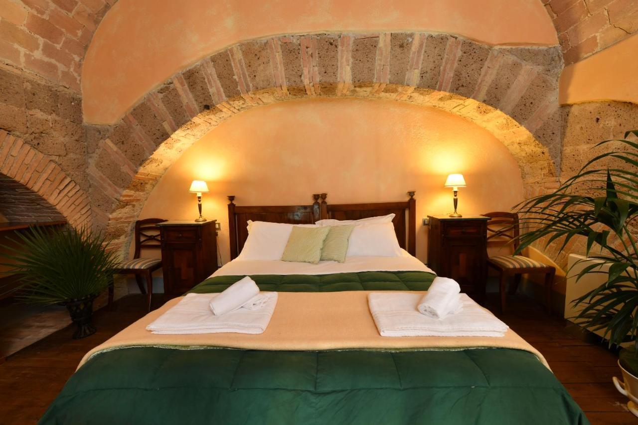 Castello Costaguti Hotel Roccalvecce Kültér fotó