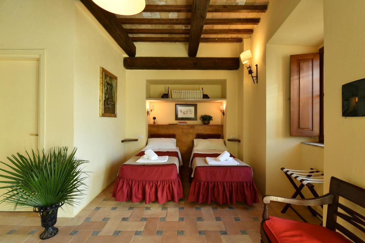 Castello Costaguti Hotel Roccalvecce Kültér fotó
