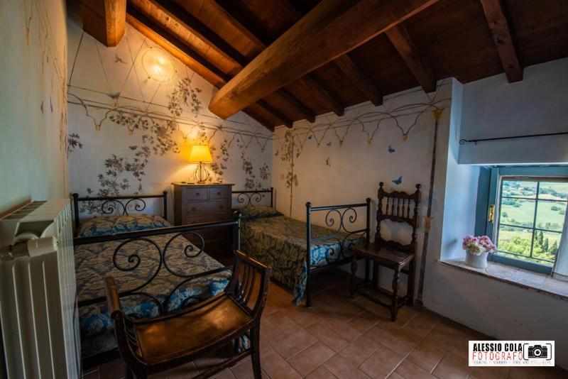 Castello Costaguti Hotel Roccalvecce Kültér fotó