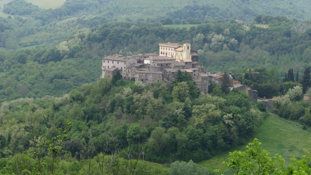 Castello Costaguti Hotel Roccalvecce Kültér fotó