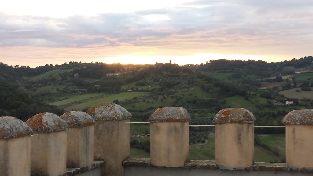 Castello Costaguti Hotel Roccalvecce Kültér fotó